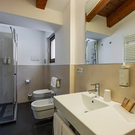 Western De Capuleti 3*